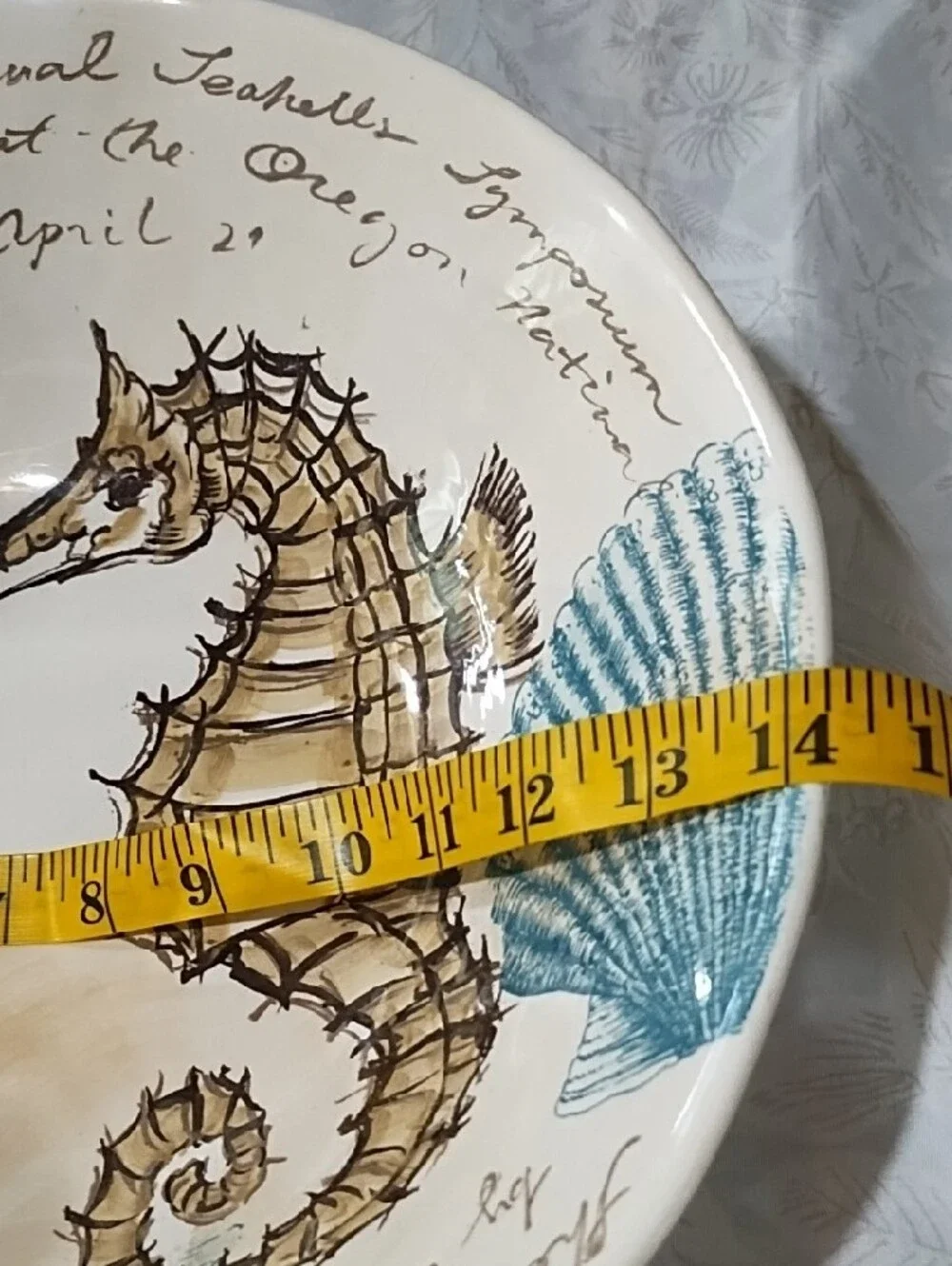 Coastal Seahorse Decorative Ceramic Bowl in Cream and Teal And Starfish EUC.
